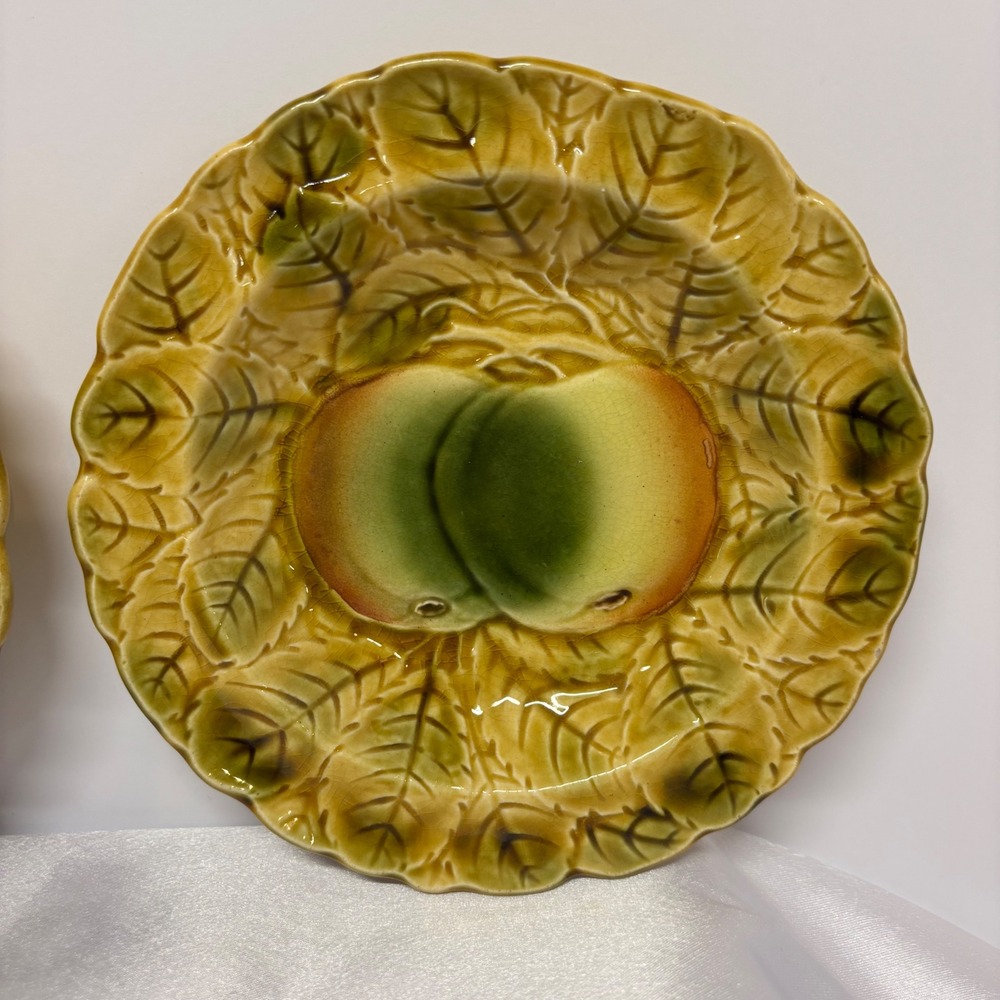 Vintage Majolica Dessert Plates, Set of 2,‎ Fruit Design, Collectible Plates - Picture 3 of 10